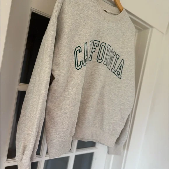 Gray California Sweatshirt (M) boutique. - Picture 4 of 6